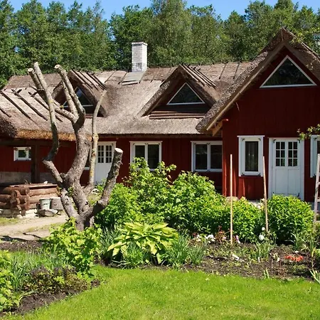Laugu Turismitalu More Than 100 Years Old Farm And Local Food *
